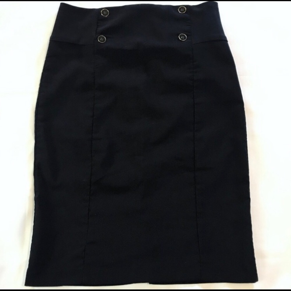 Black pencil skirt with gold button detailing! 🖤